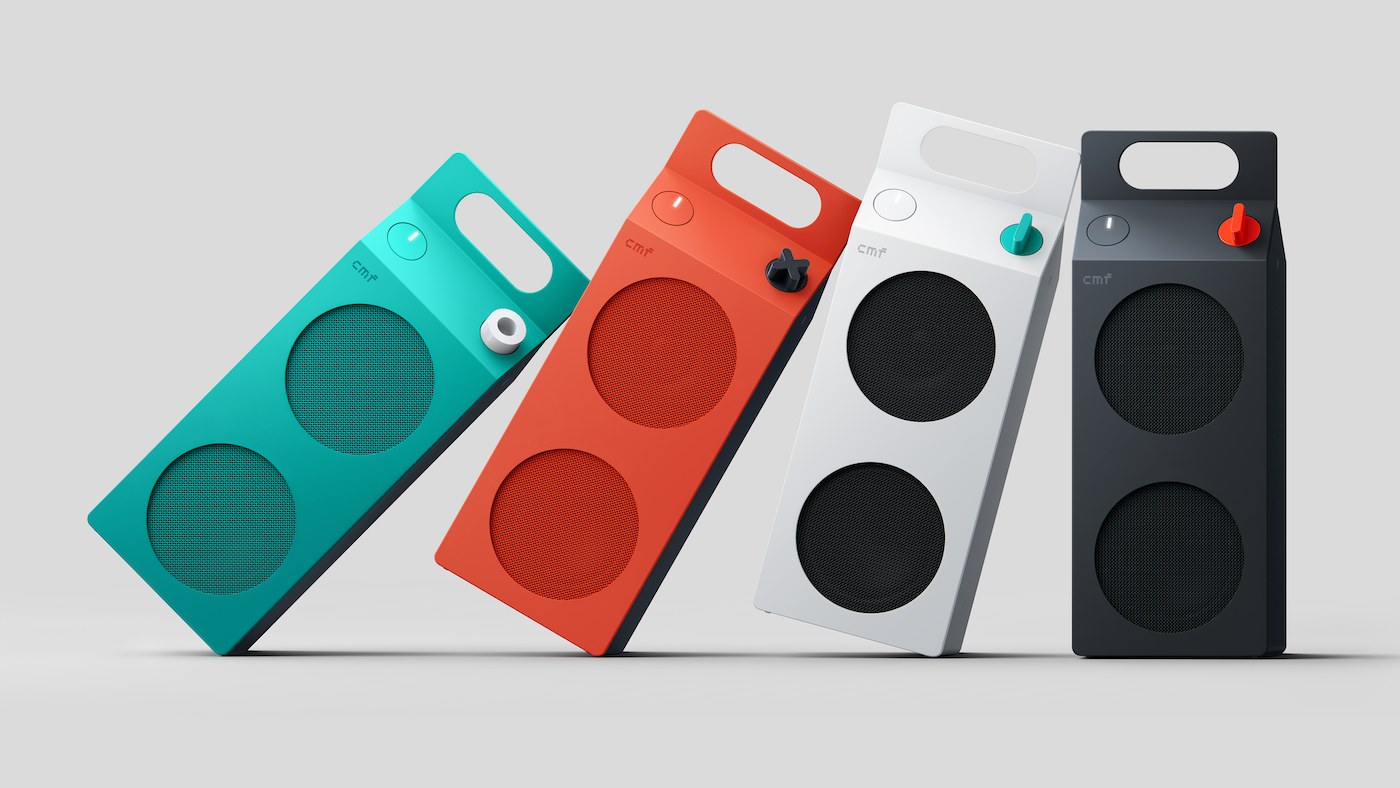 De CMF Speaker M in de vier kleuren wit, turquoise, oranje en donkergrijs